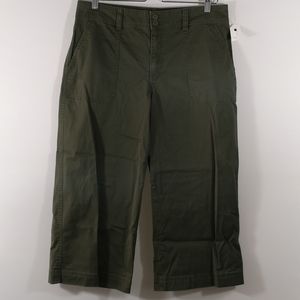 NWT Chaps Women's 3/4 Cargo, Petite Size 12, Military Green w/ pockets, straight